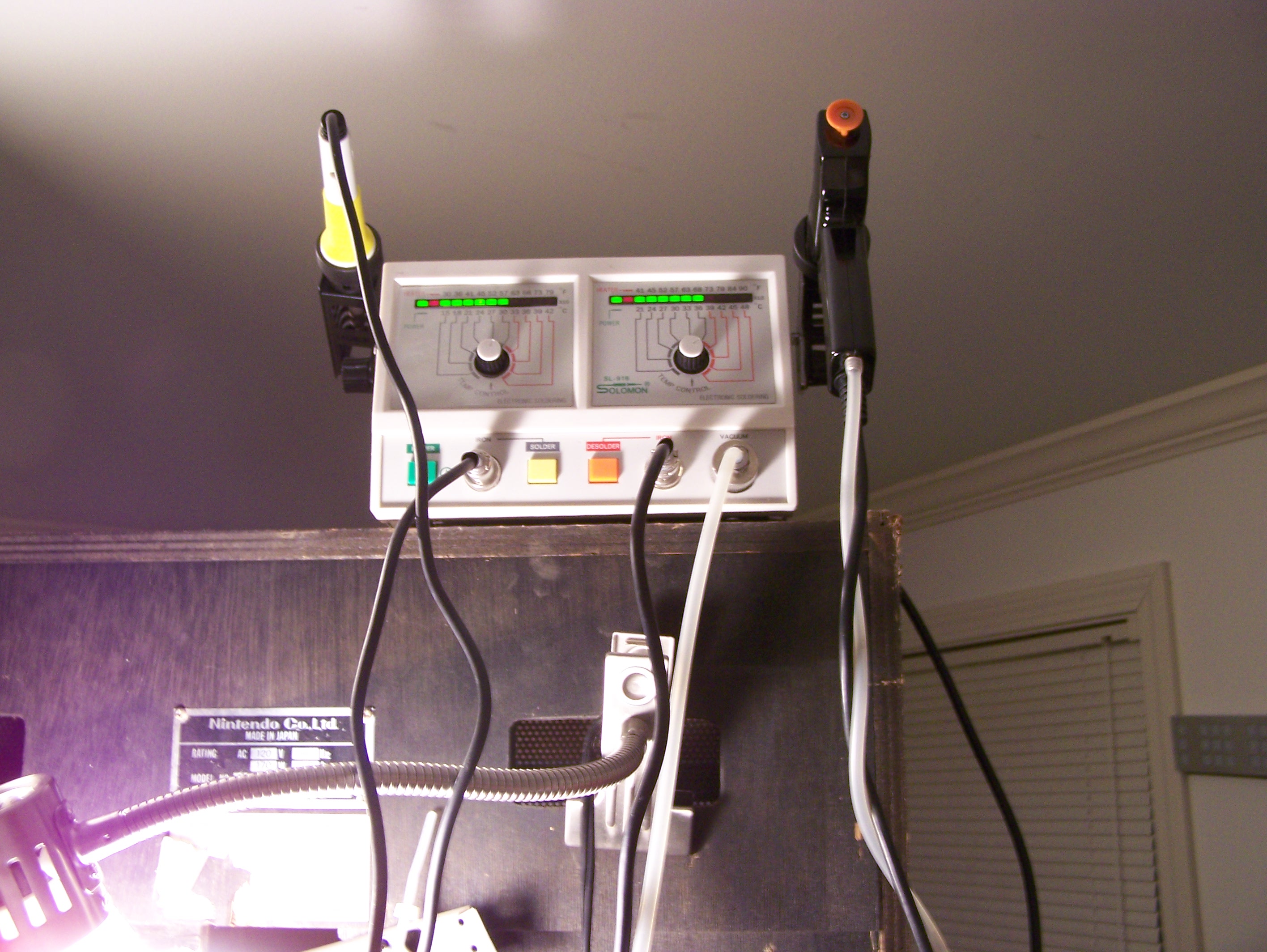 Soldering/Desoldering Station